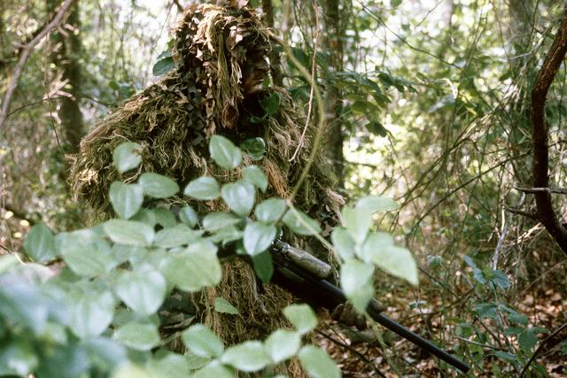 US Marine Sniper in Ghillie suit